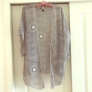 Sheer geometric shape kimono